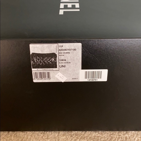 Chanel Quilted Sac Divers Large Shoulder Bag - Picture 6 of 16